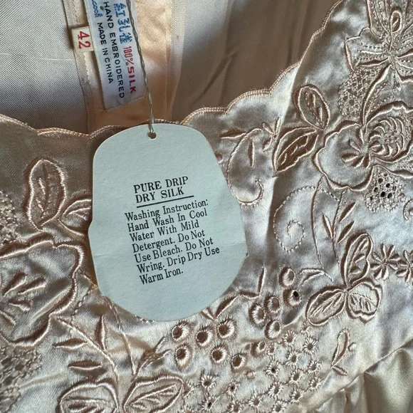 NOS Vintage 100% Silk Peach Embroidered Gown sz 42 NWT AS IS
